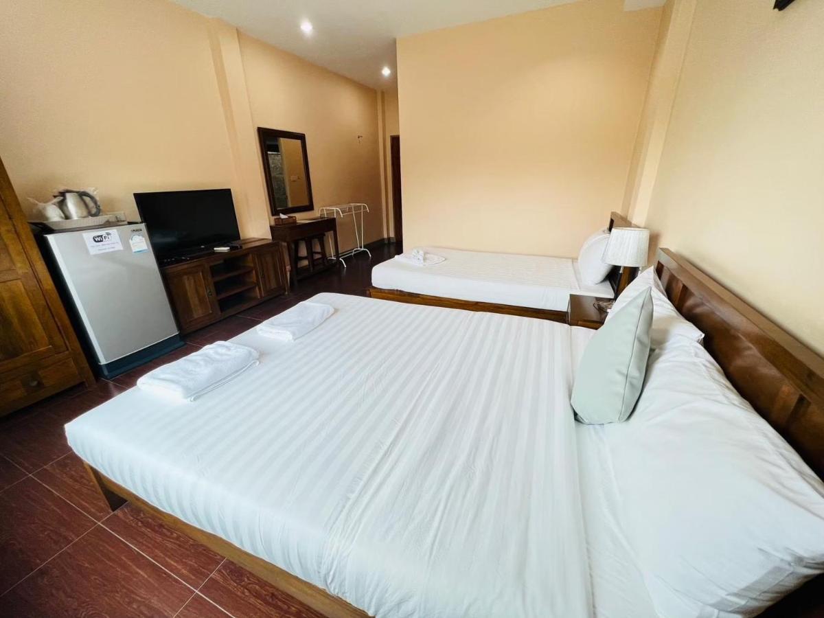 Baan Suan Khun Yaiy Hotel Ban Wang Takhrai Exterior photo